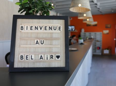 Interieur de l'accueil du camping Bel Air à Pornichet