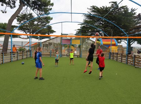 Activité volley au camping Bel Air à Pornichet