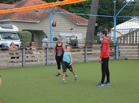 Activité volley au camping Bel Air à Pornichet