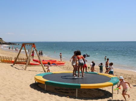Trampolin au club de plage Bel Air à Pornichet