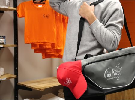 Sweat souvenir à la boutique du camping Bel Air à Pornichet