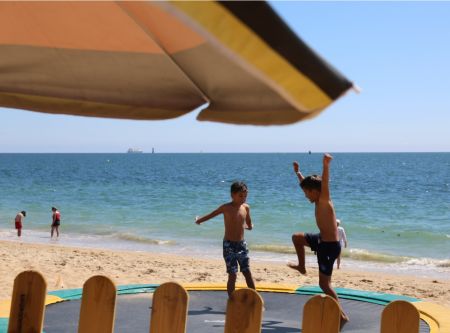 enfant club plage trempoline fun pornichet