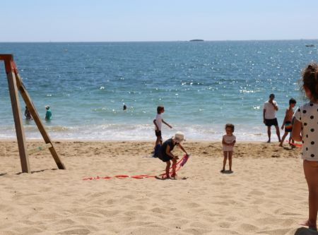 Animation pour les enfants au club de plage Bel Air à Pornichet